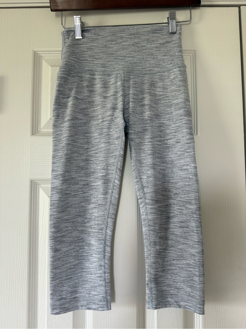 Lululemon Grey/White Stripe Align Crop Leggings size 2